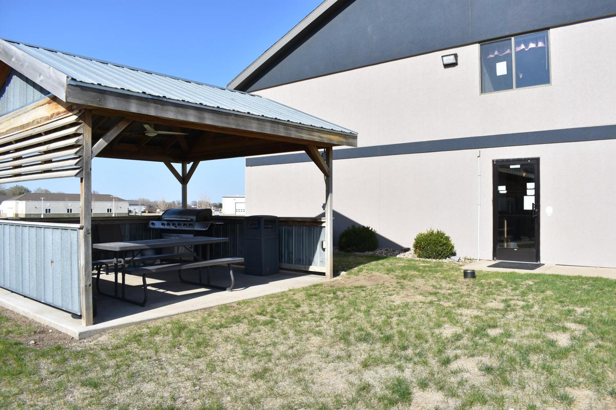 Heartland Hotel & Suites Rock Valley Esterno foto