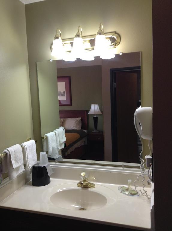 Heartland Hotel & Suites Rock Valley Camera foto