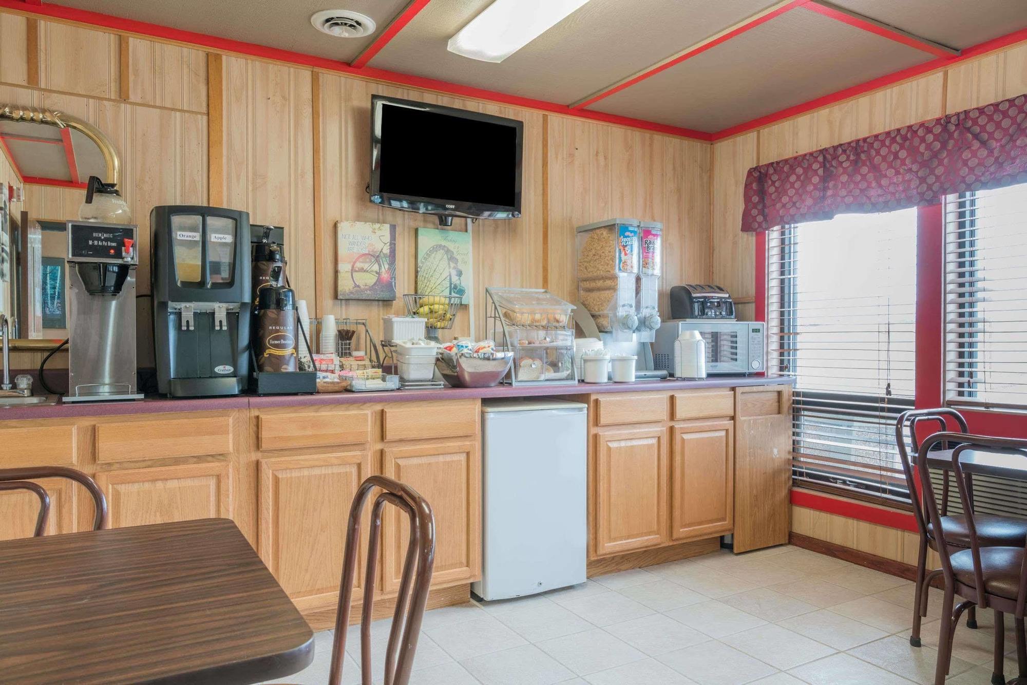 Heartland Hotel & Suites Rock Valley Esterno foto