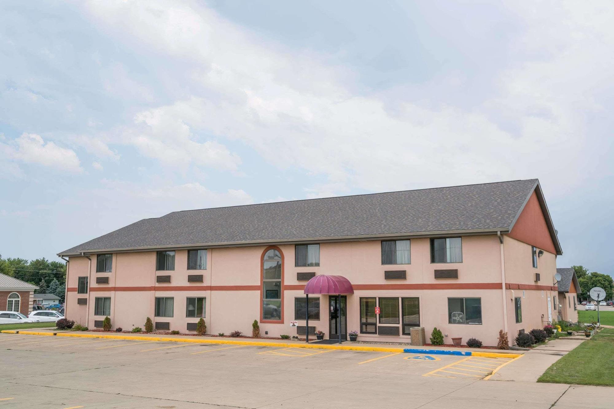 Heartland Hotel & Suites Rock Valley Esterno foto