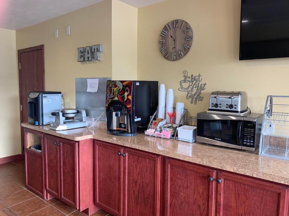 Heartland Hotel & Suites Rock Valley Esterno foto