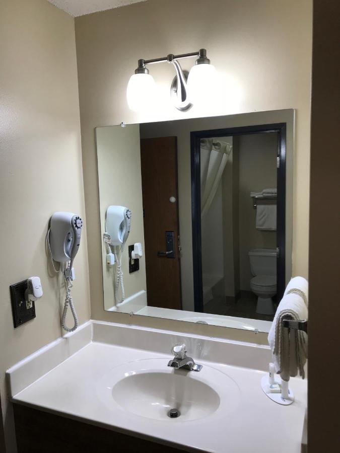 Heartland Hotel & Suites Rock Valley Esterno foto