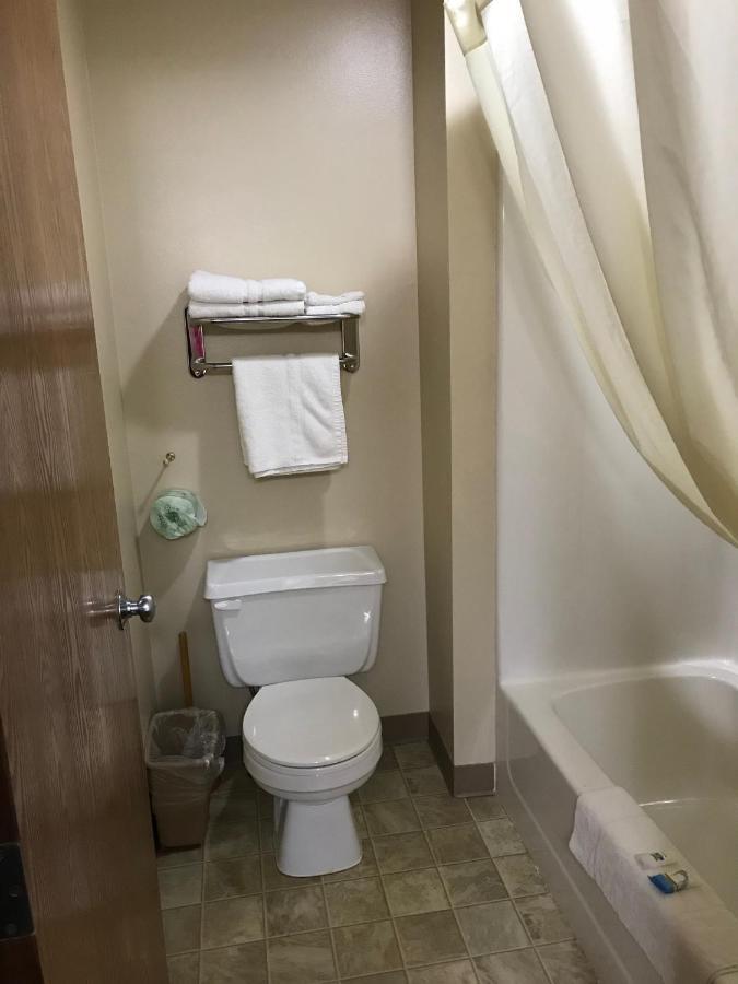 Heartland Hotel & Suites Rock Valley Esterno foto